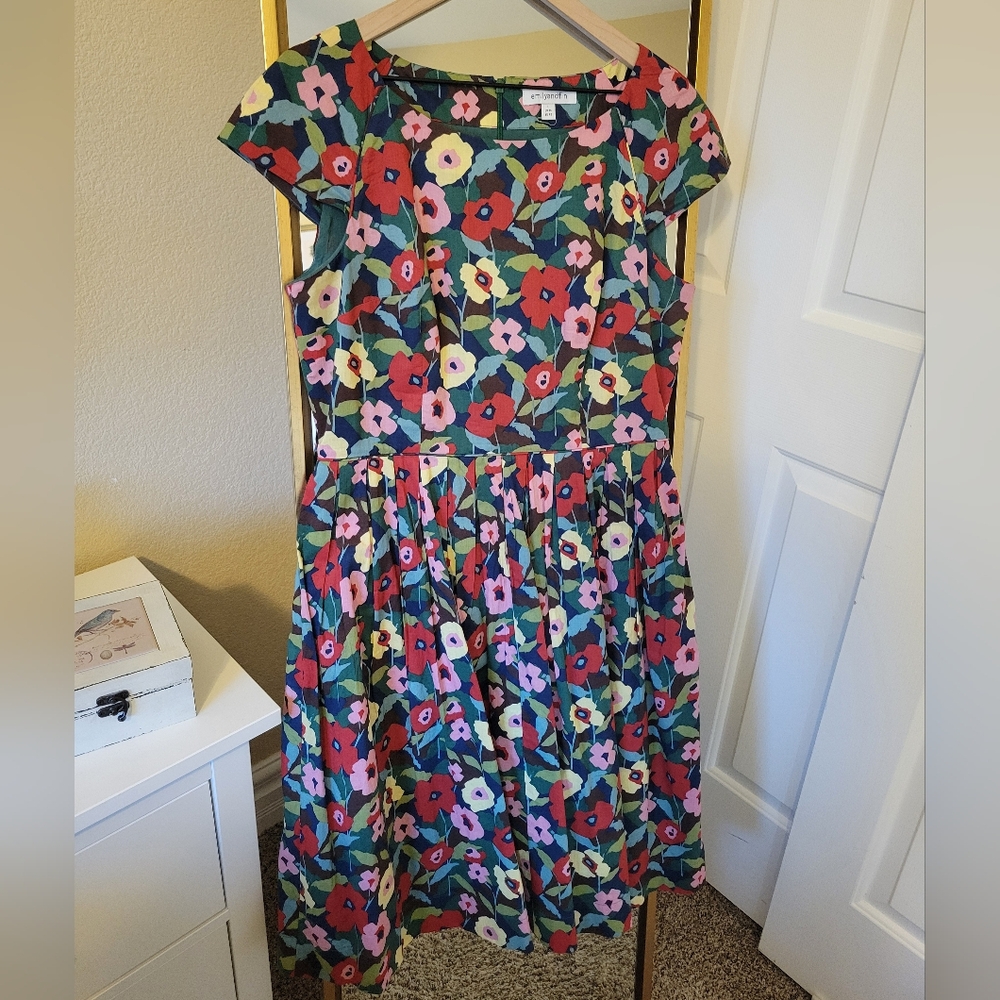 EUC Emily and Fin Claudia floral print dress size L